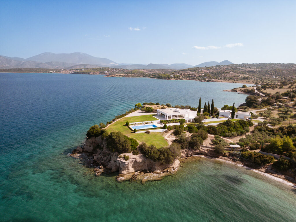 Experience Luxury Living in Porto Heli’s Finest Villas